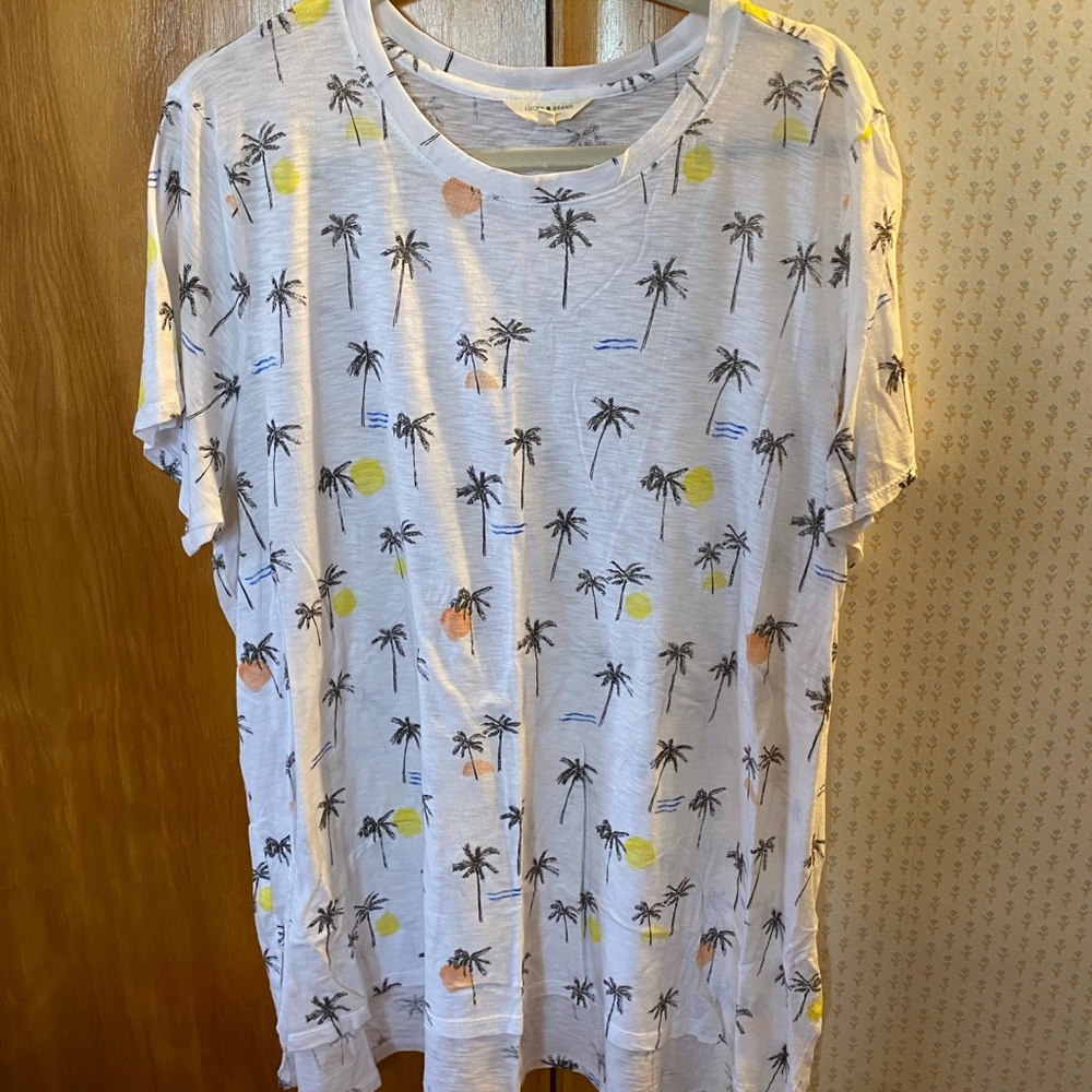 Lucky brand t shirt